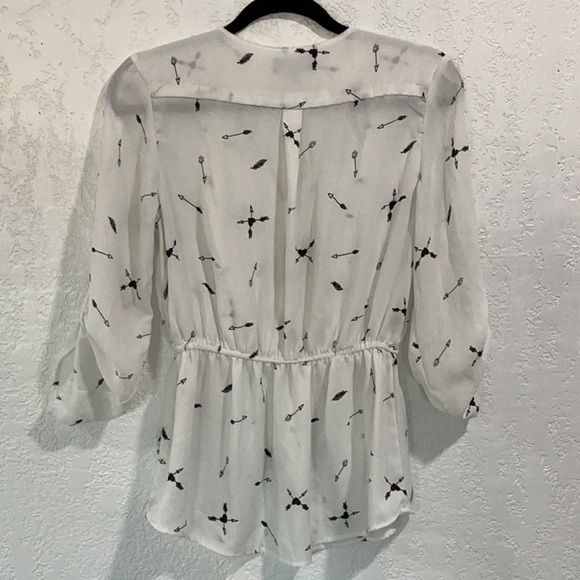 J for Justify Cream Tie Front Blouse Relaxed Fit - Picture 4 of 4